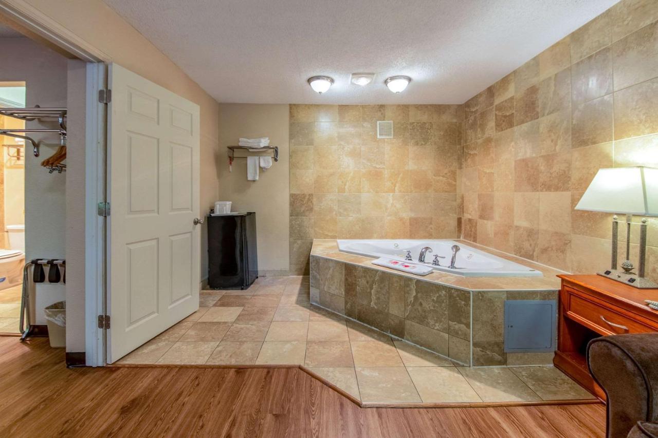 Econo Lodge Mount Laurel Esterno foto