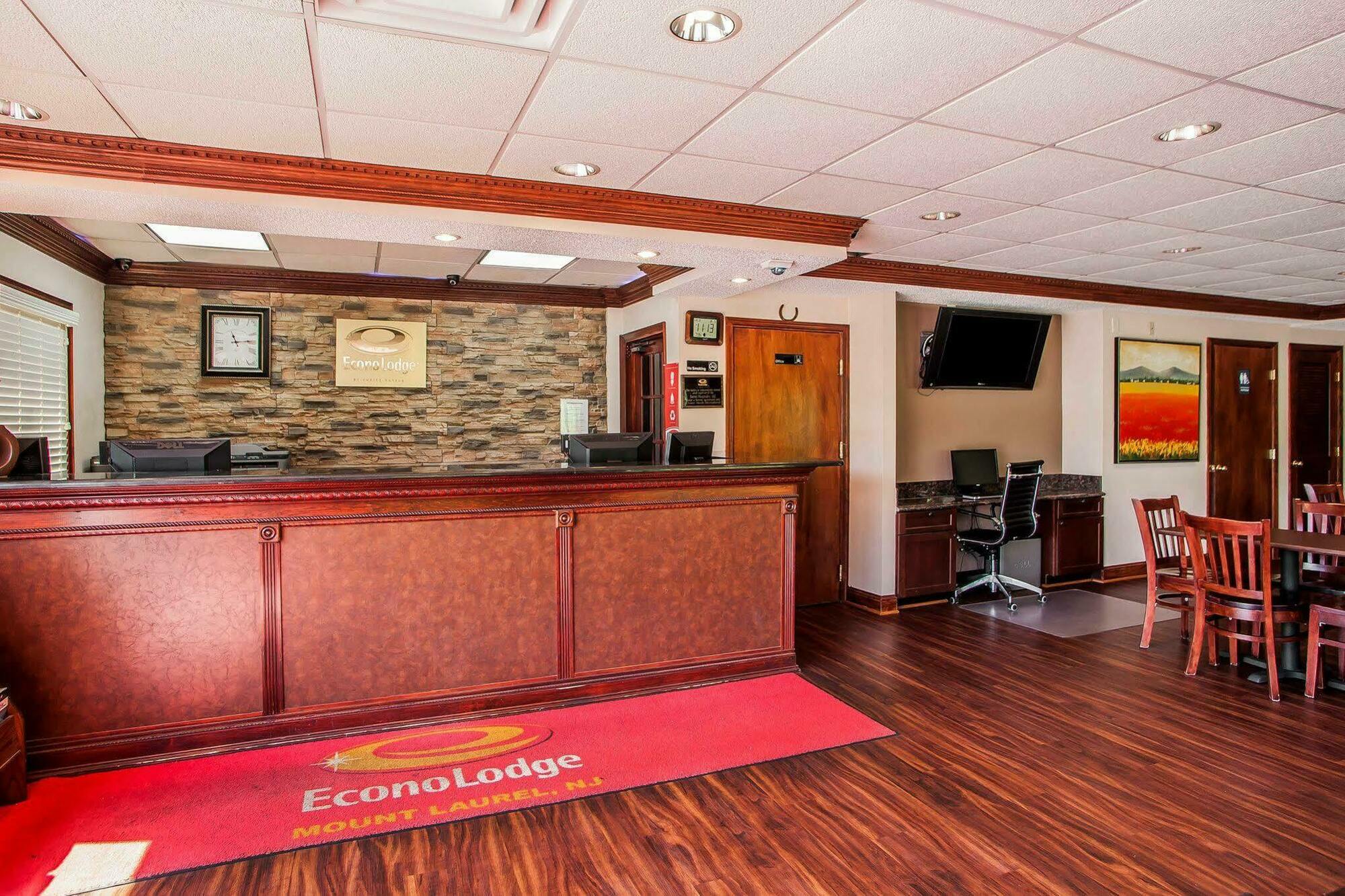 Econo Lodge Mount Laurel Esterno foto